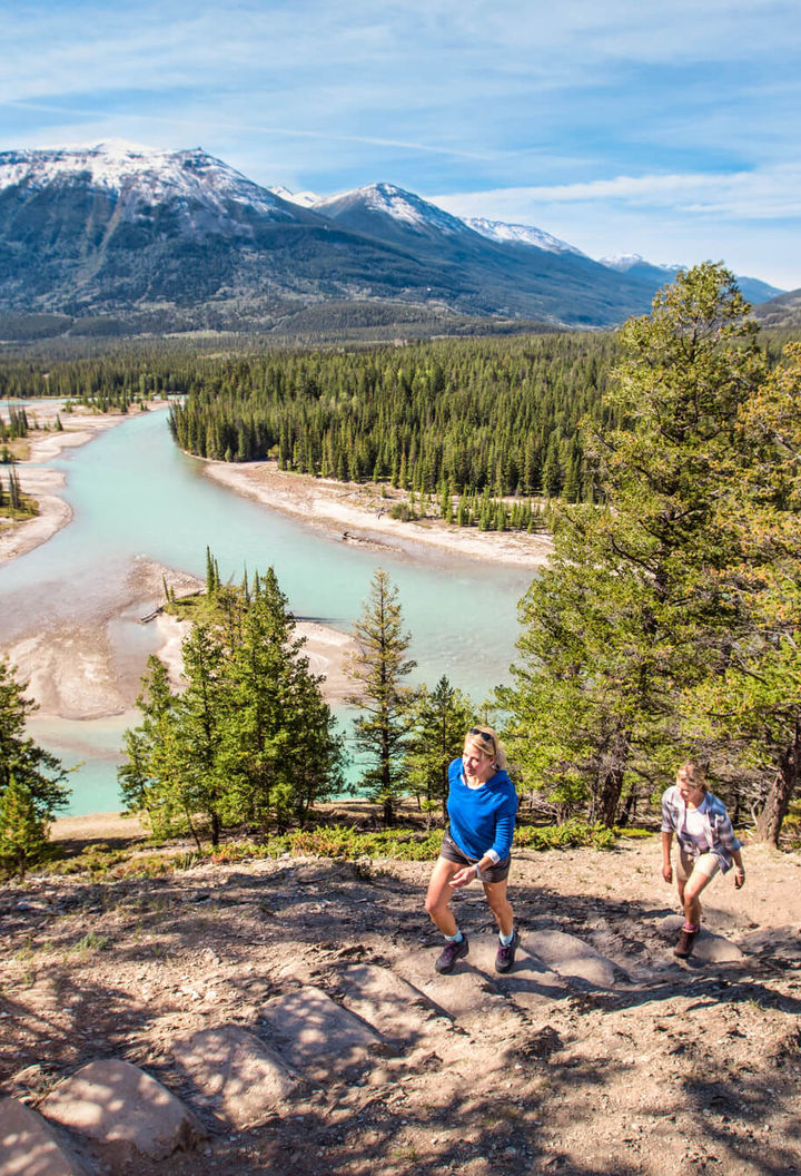 canada hiking in jasper np ta