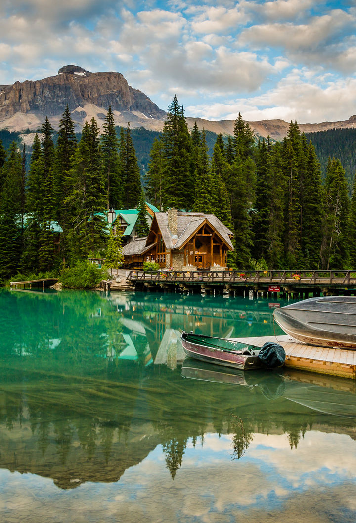 emerald lake lodge yoho exterior