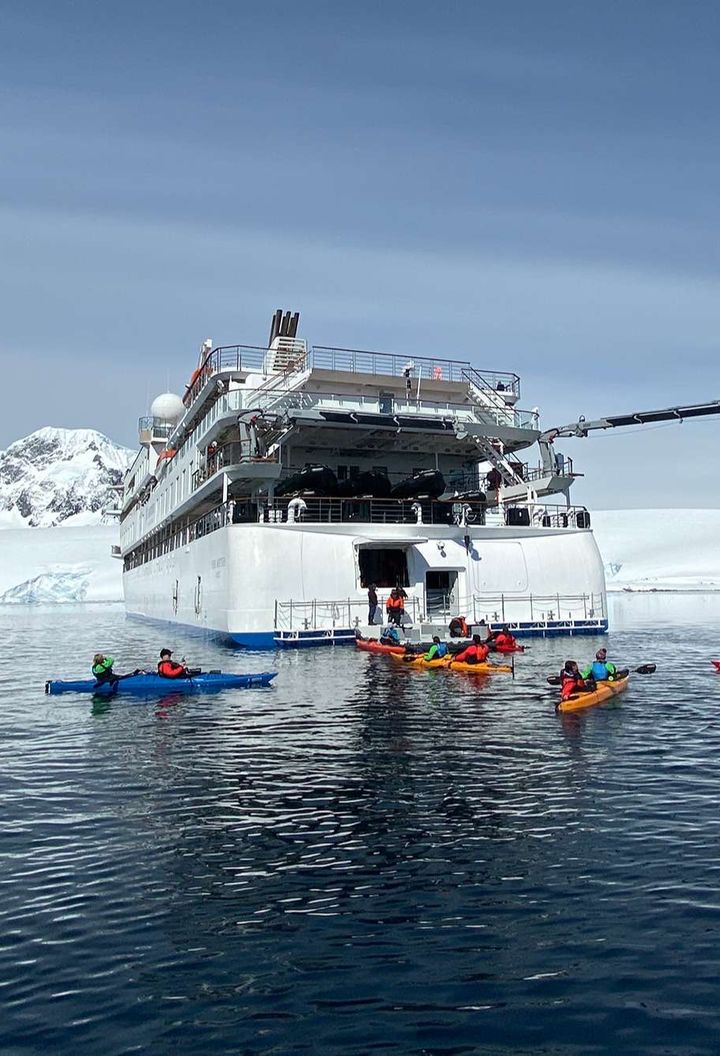 greg mortimer kayaks at stern