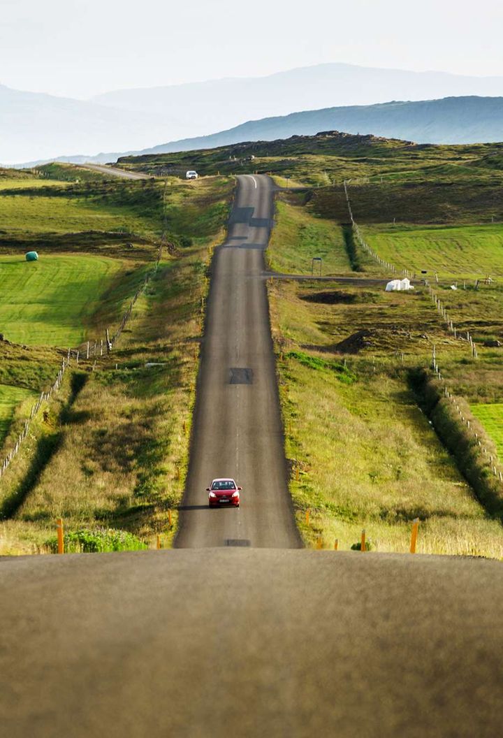 iceland open roads through countryside rth
