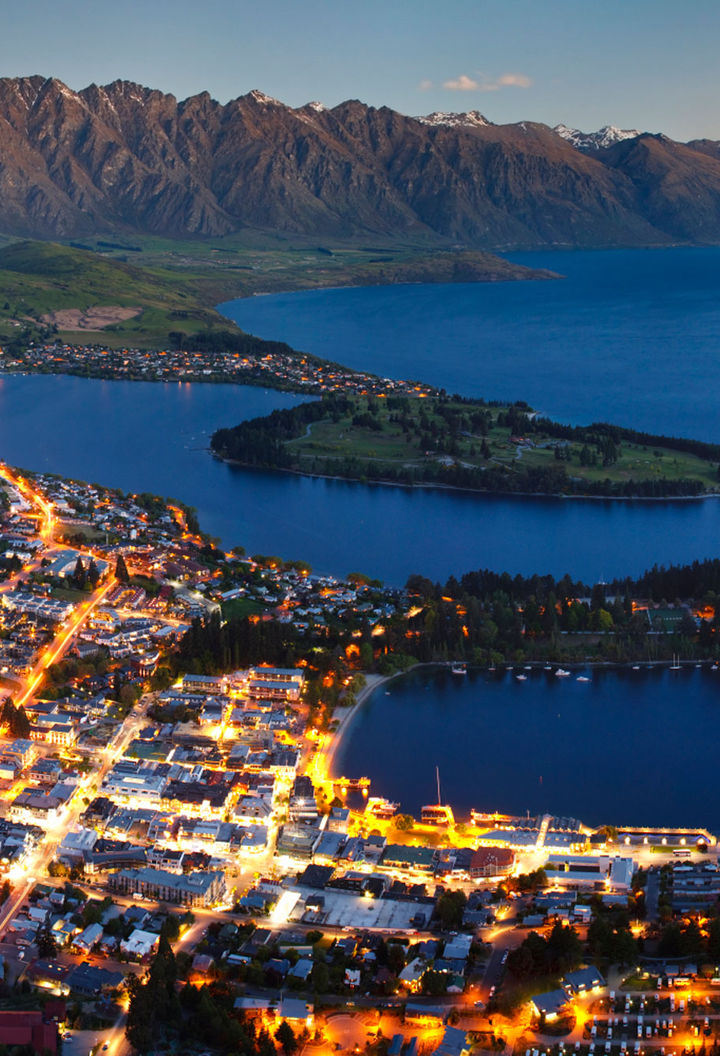 new zealand queenstown at night adstk