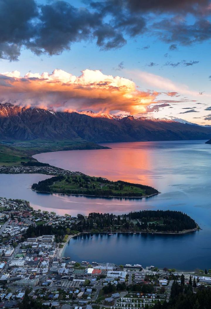 new zealand queenstown sunset over the remarkables istk