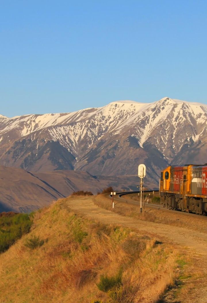 new zealnd tranzalpine train southern alps gjnz