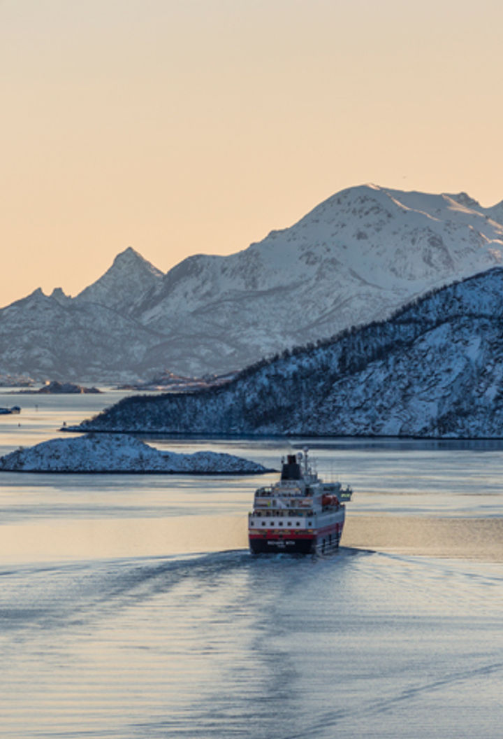 norway hurtigruten voyage winter