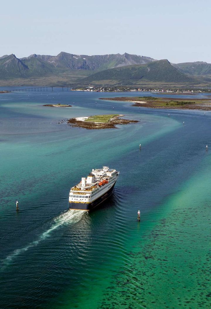 norwegian coastal voyage lofoten havila