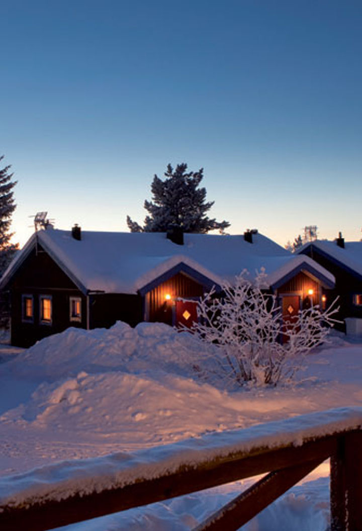 sweden lapland icehotel cabins dusk rth