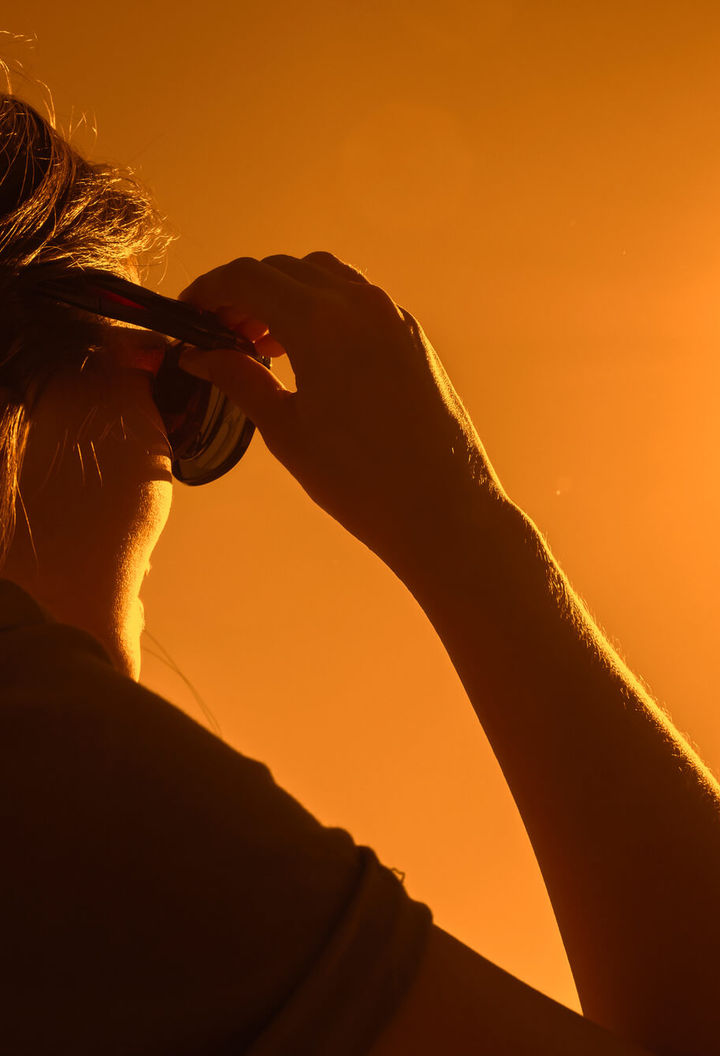 woman-viewing-solar-eclipse-astk