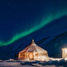 svalbard aurora over camp barentz htgrtn